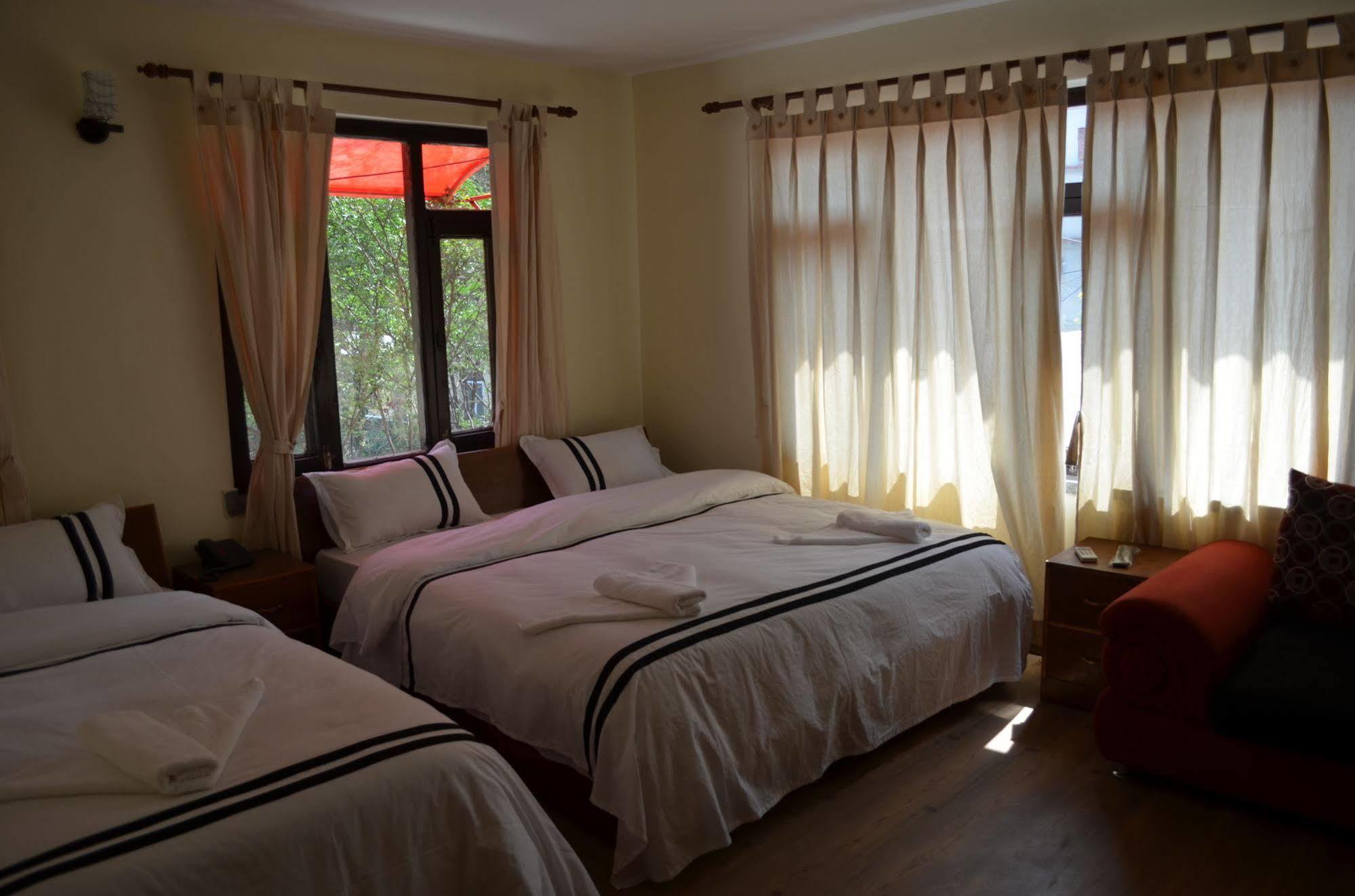 Hotel Amaryllis Катманду Екстериор снимка