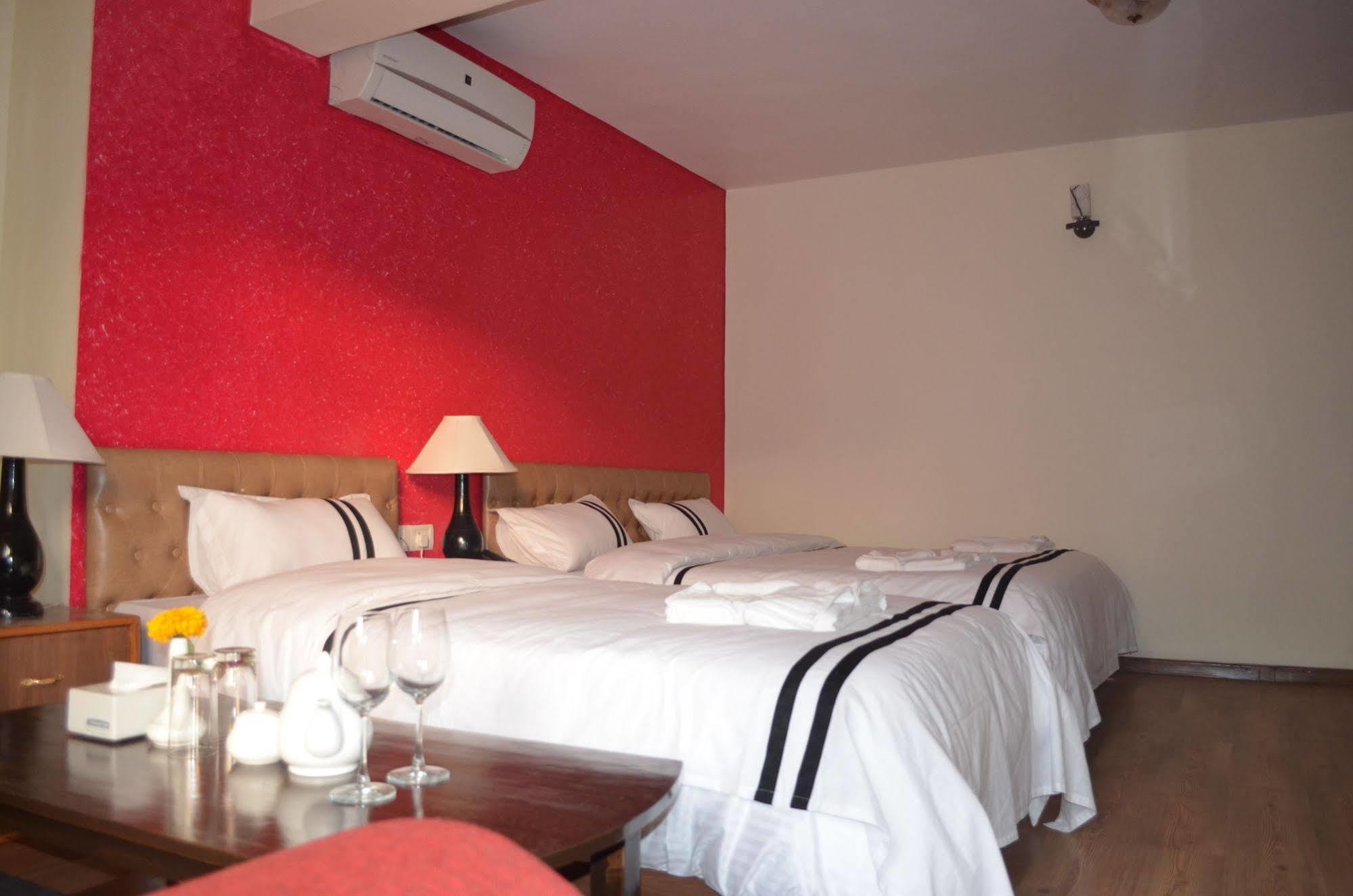 Hotel Amaryllis Катманду Екстериор снимка