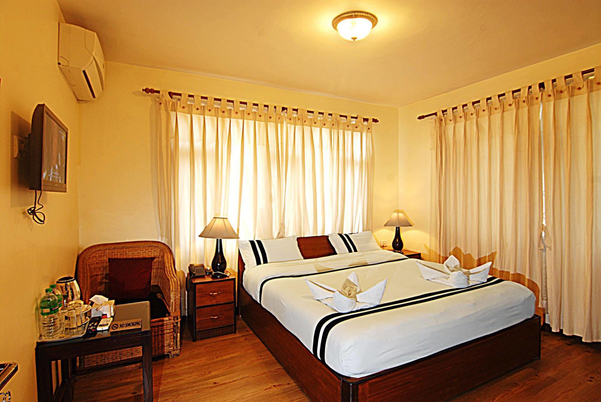 Hotel Amaryllis Катманду Екстериор снимка