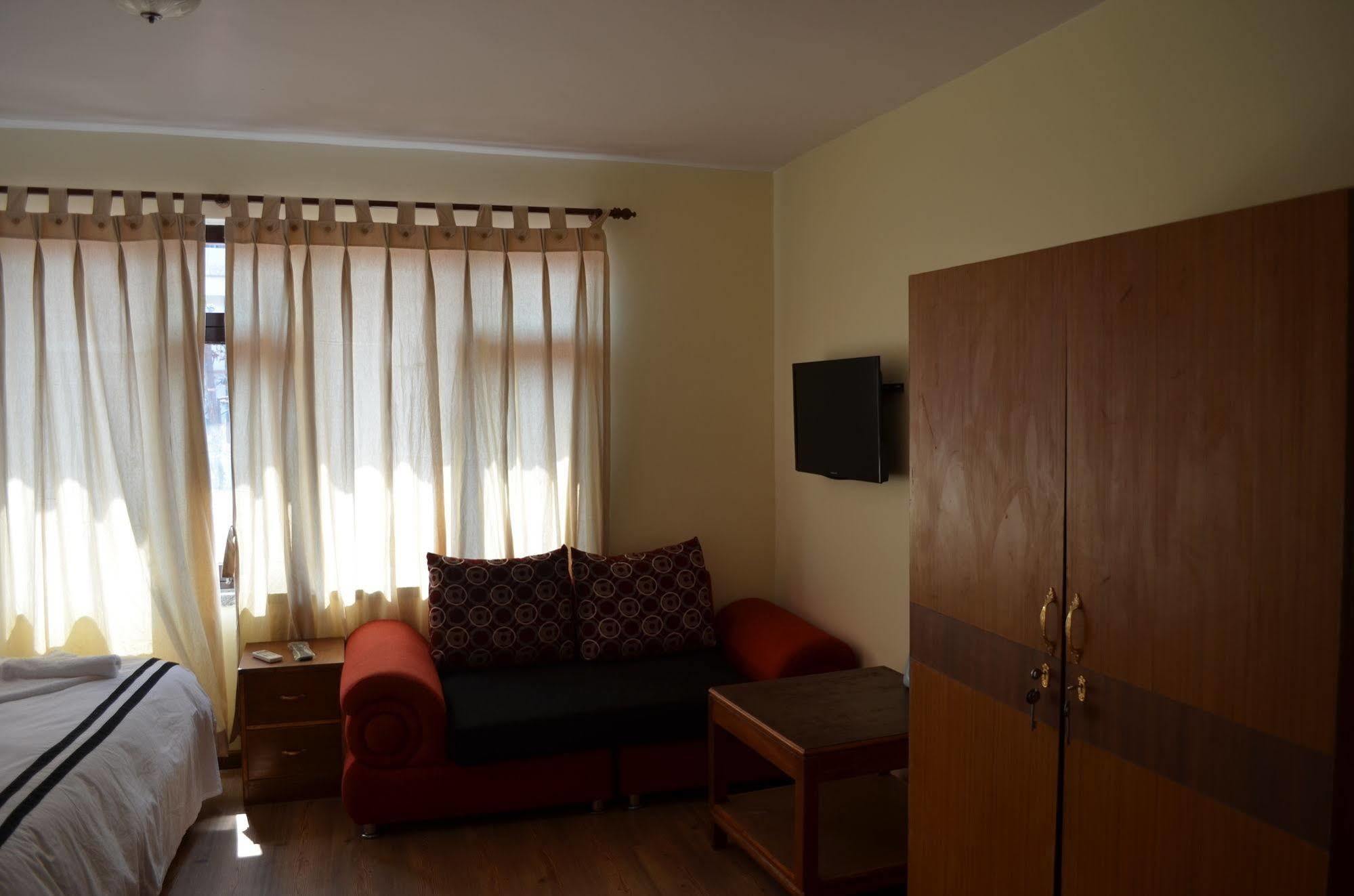 Hotel Amaryllis Катманду Екстериор снимка