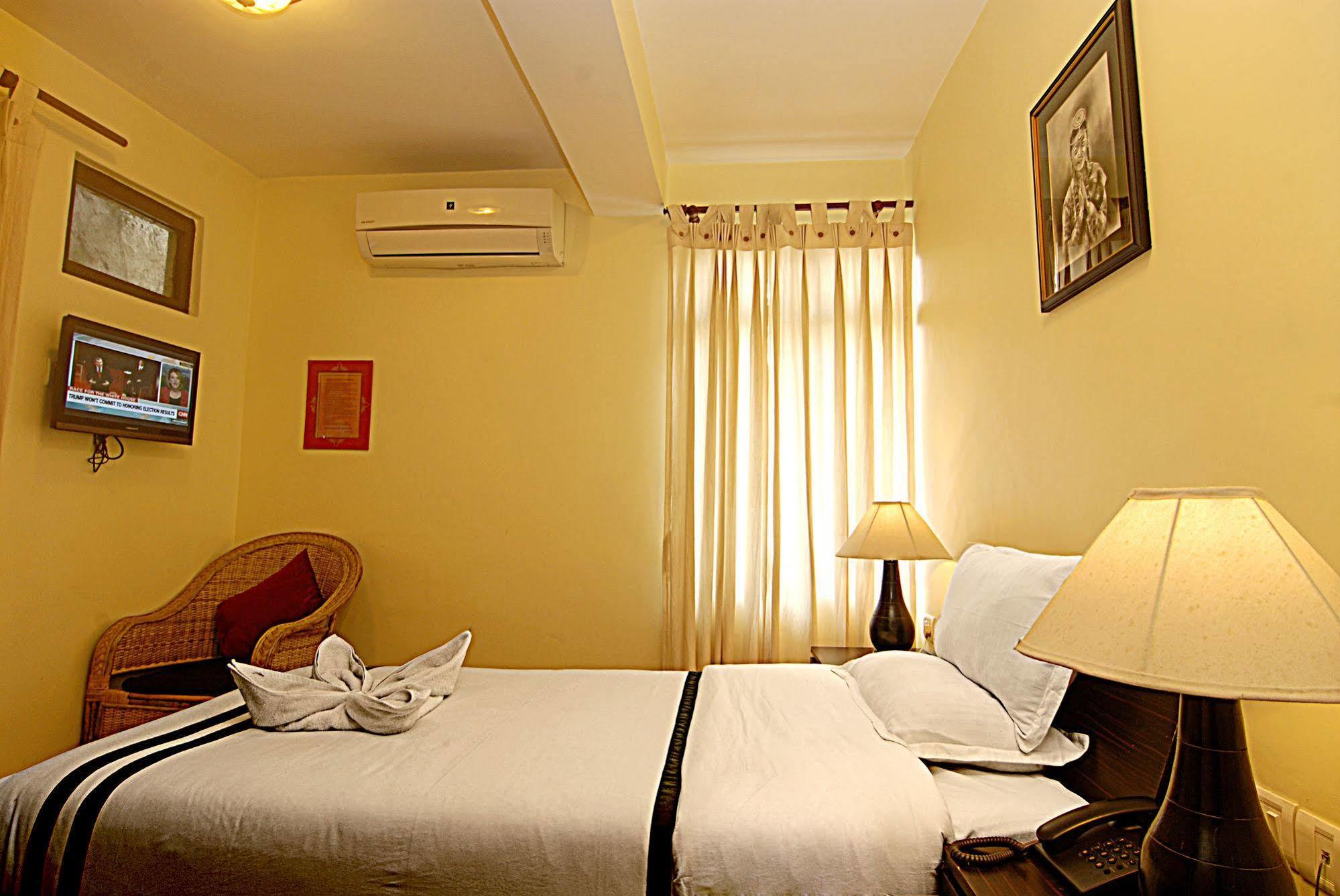 Hotel Amaryllis Катманду Екстериор снимка