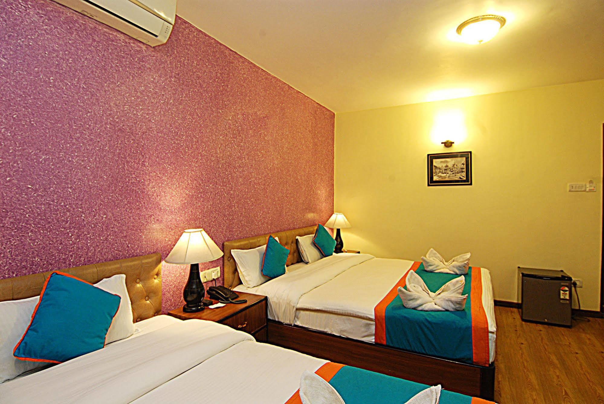 Hotel Amaryllis Катманду Екстериор снимка